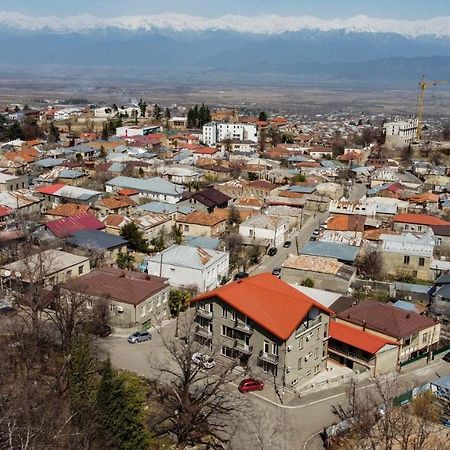 Telav Holl Hotel Телави Екстериор снимка