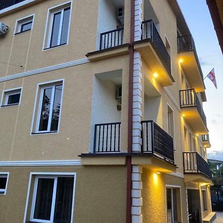 Telav Holl Hotel Телави Екстериор снимка