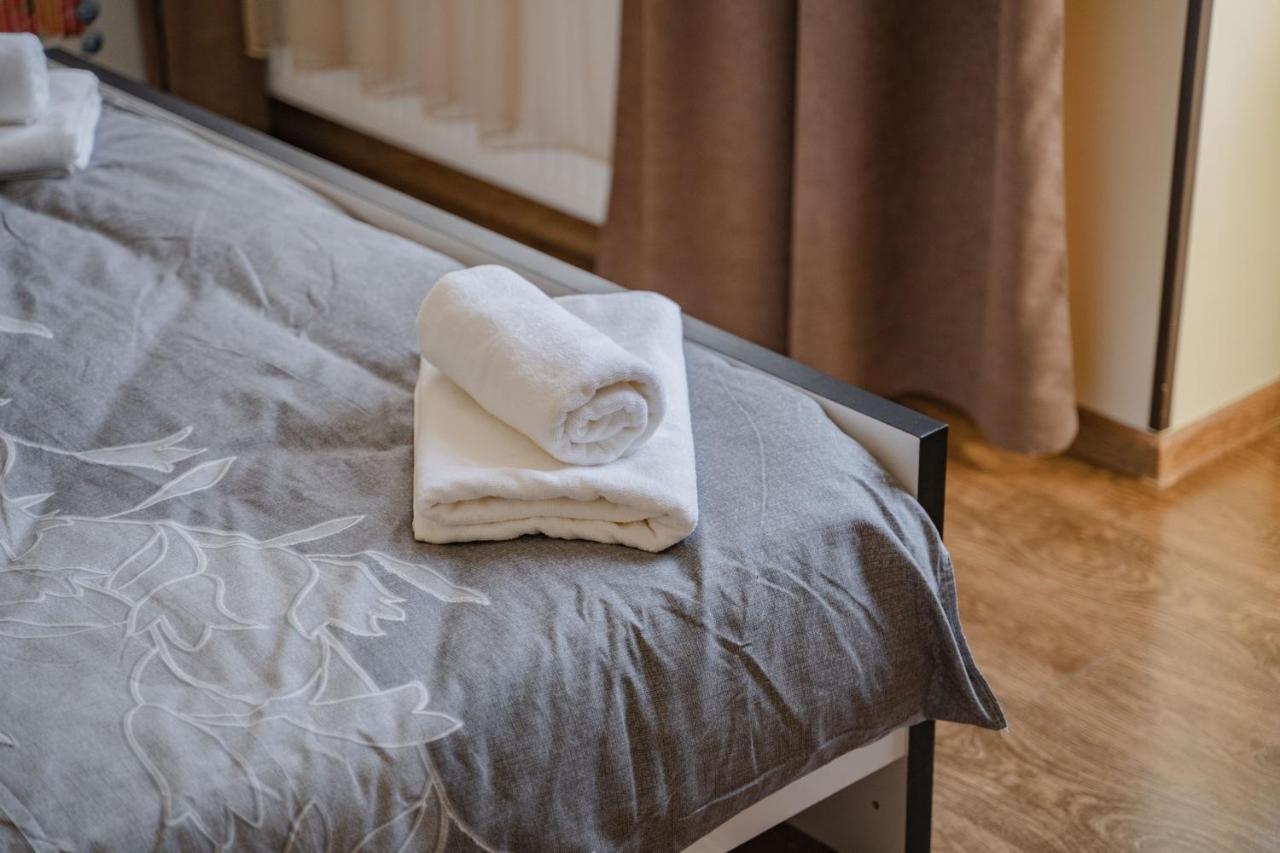 Telav Holl Hotel Телави Екстериор снимка