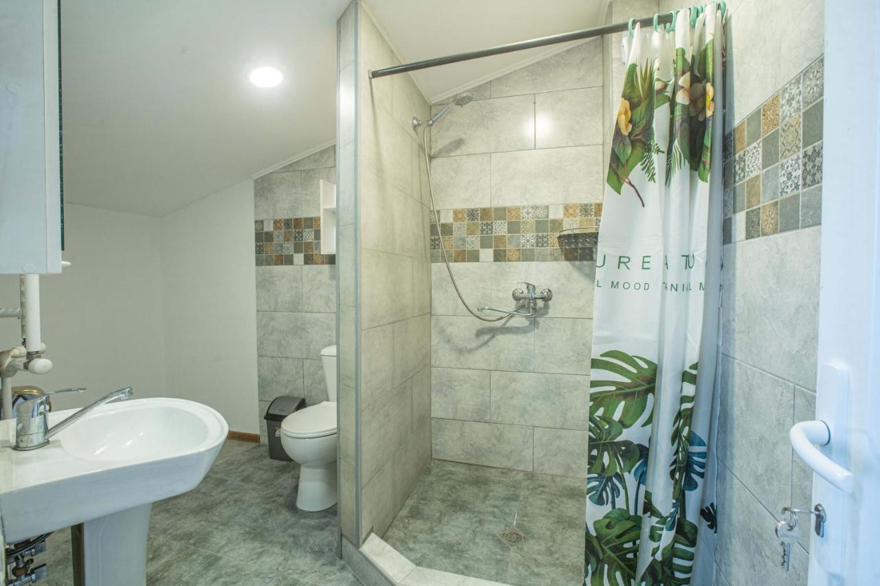 Telav Holl Hotel Телави Екстериор снимка