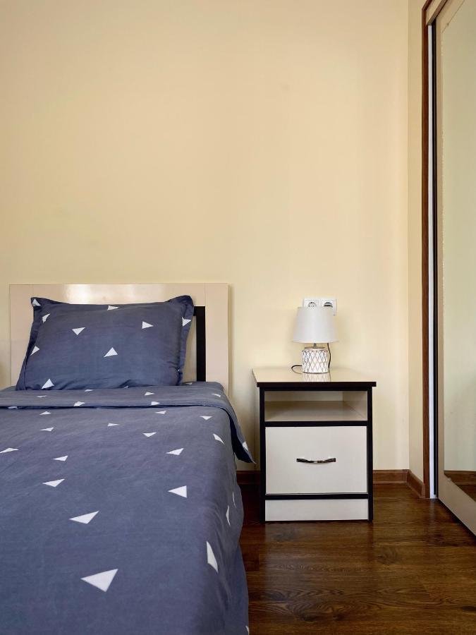 Telav Holl Hotel Телави Екстериор снимка